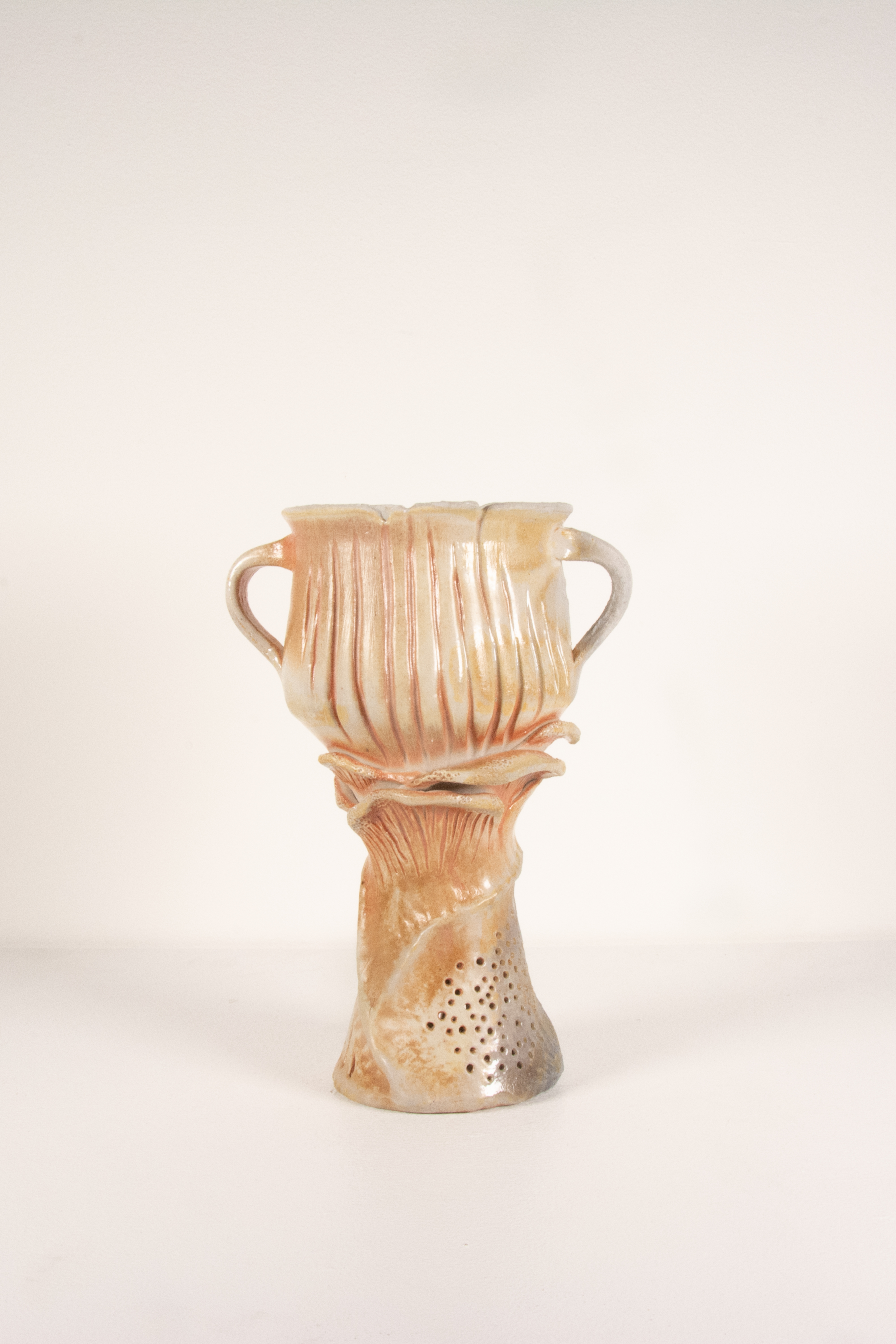 Porcelain wood-fired chalace
